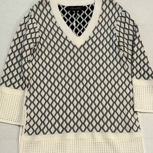 NWT ST. JOHN size S V-neck Pullover sweater cashmere/wool/rayon blend